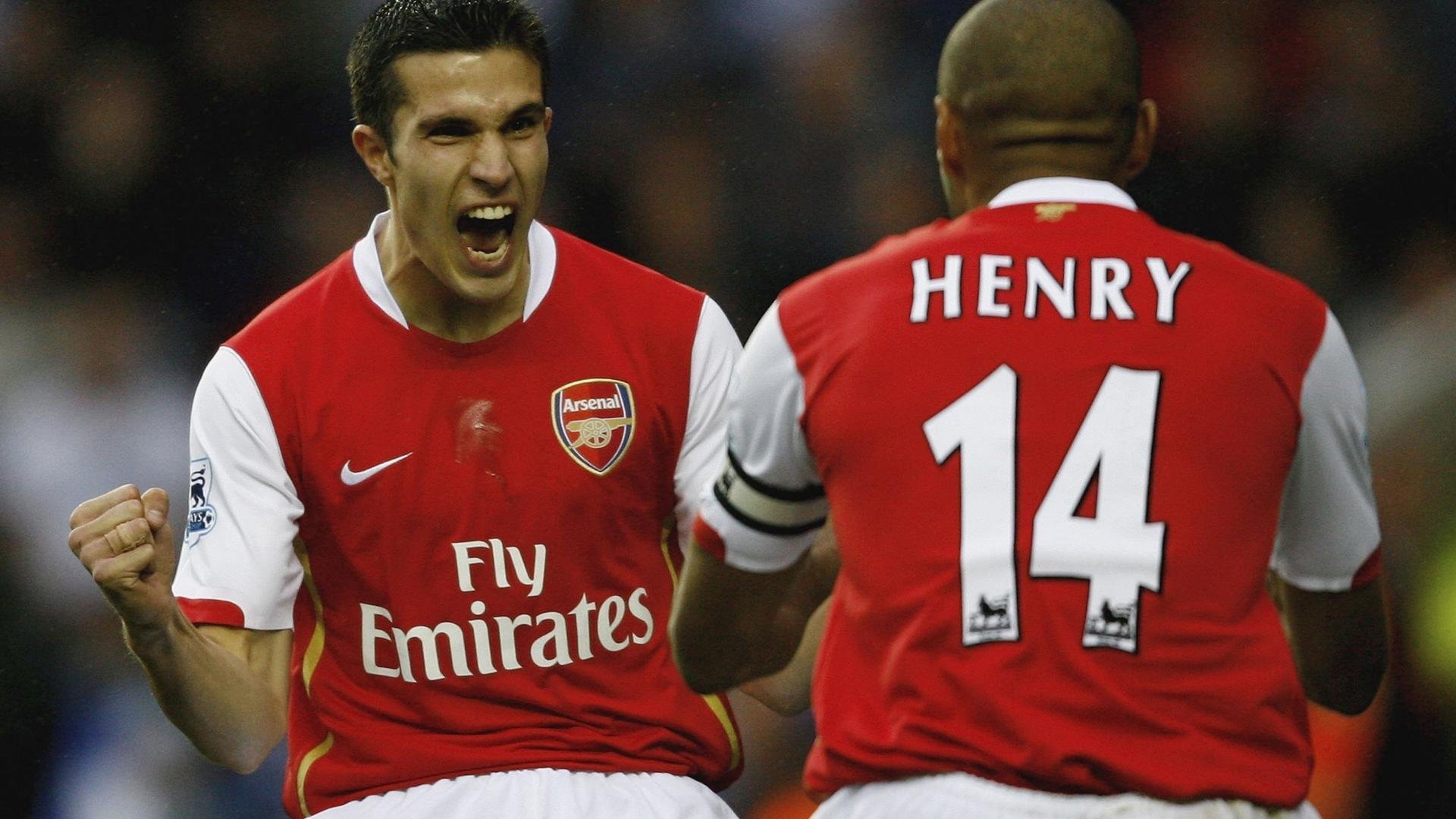 英超争冠白热化,曼城、阿森纳、利物浦三强鼎立,赛季末悬念迭起